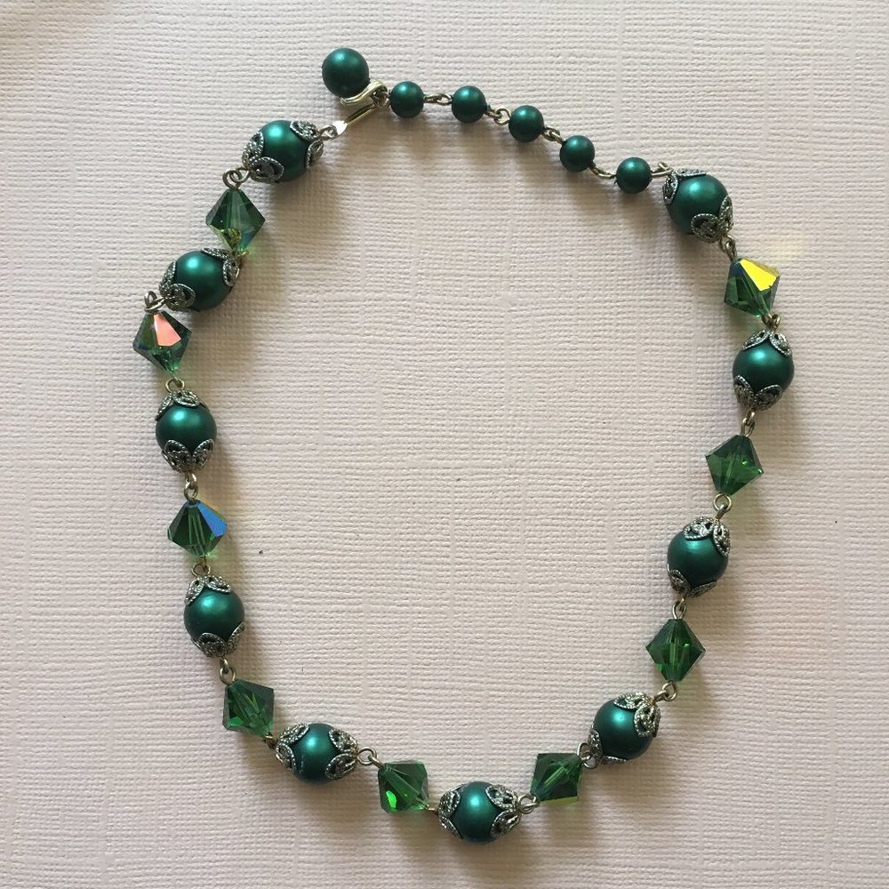 Vintage Elegant Green and Silver Necklace GUC